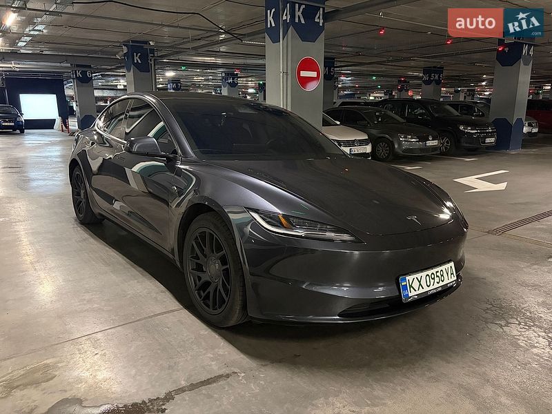 Седан Tesla Model 3 2024 в Харькове
