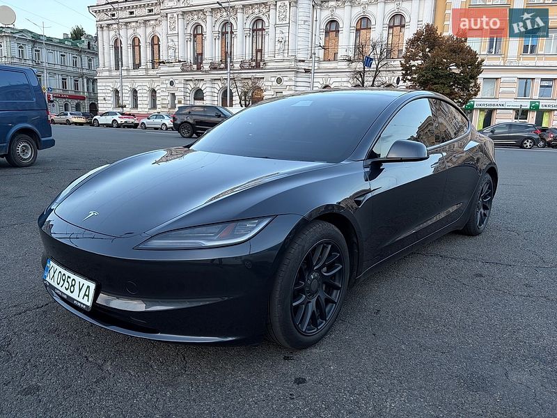 Седан Tesla Model 3 2024 в Харькове