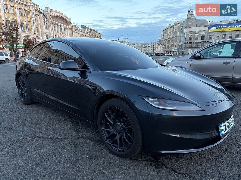 Седан Tesla Model 3 2024 в Харькове