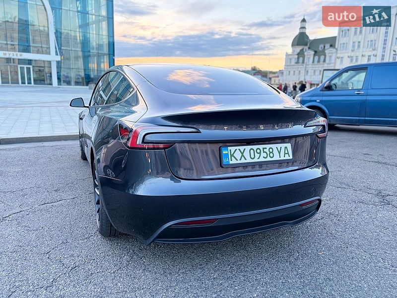 Седан Tesla Model 3 2024 в Харькове
