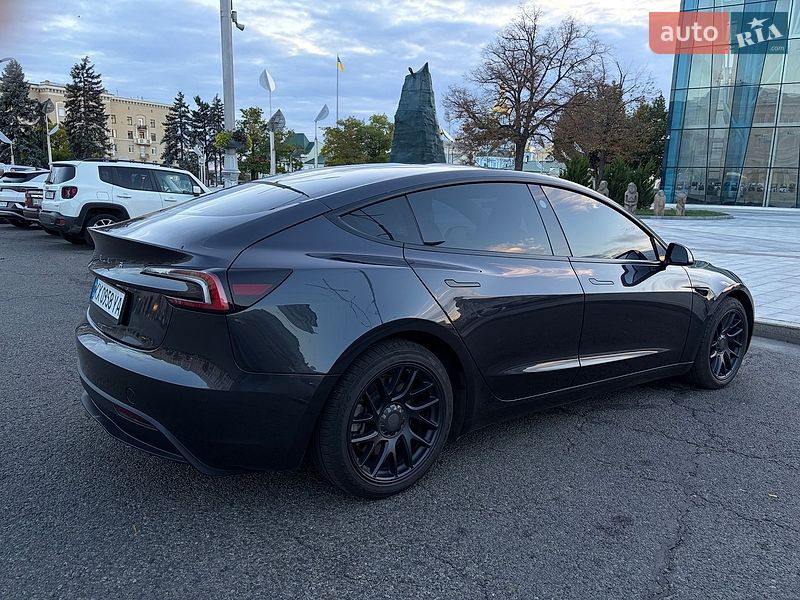 Седан Tesla Model 3 2024 в Харькове