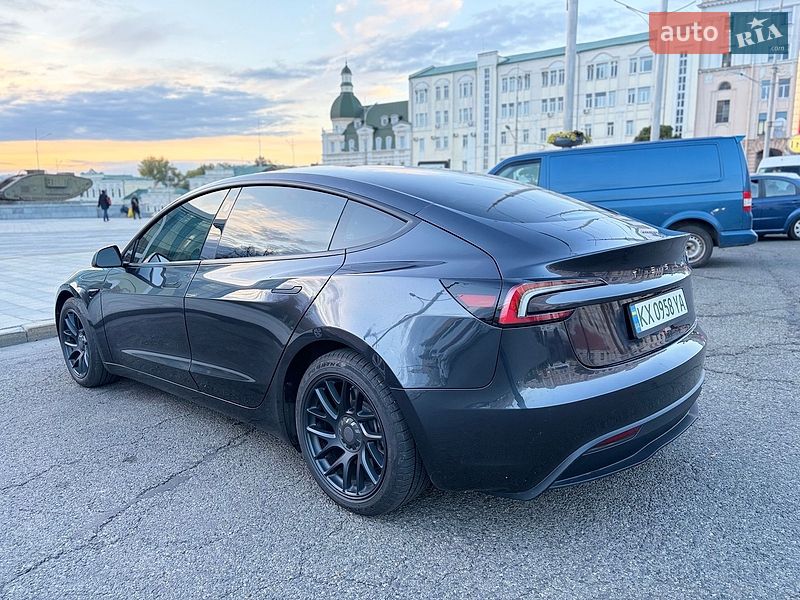 Седан Tesla Model 3 2024 в Харькове