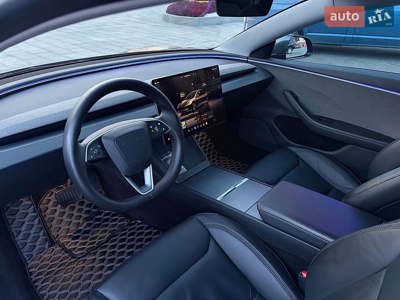 Седан Tesla Model 3 2024 в Харькове