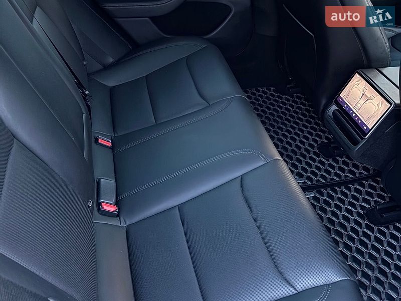 Седан Tesla Model 3 2024 в Харькове