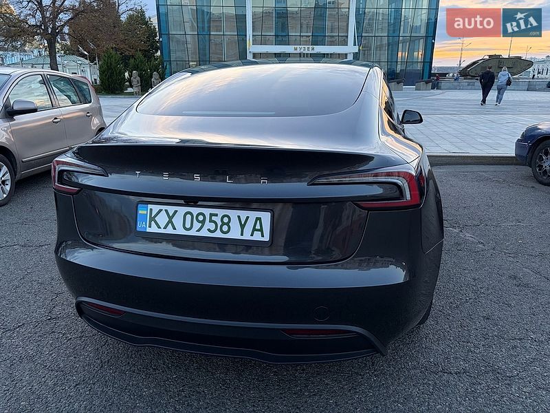 Седан Tesla Model 3 2024 в Харькове