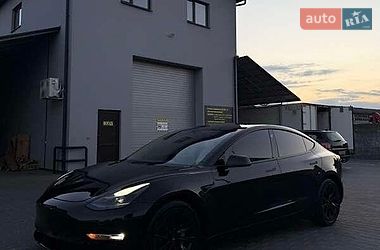 Седан Tesla Model 3 2021 в Львове