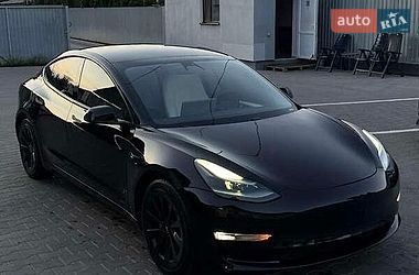 Седан Tesla Model 3 2021 в Львове