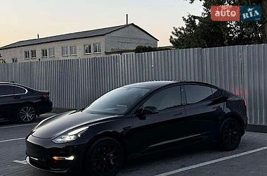 Седан Tesla Model 3 2021 в Львове