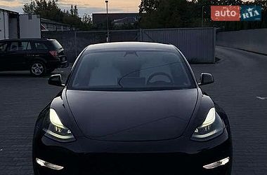 Седан Tesla Model 3 2021 в Львове
