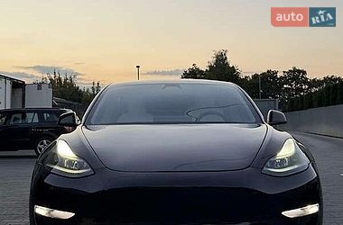 Седан Tesla Model 3 2021 в Львове