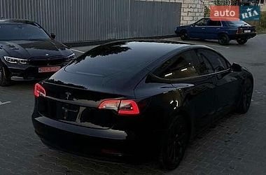 Седан Tesla Model 3 2021 в Львове