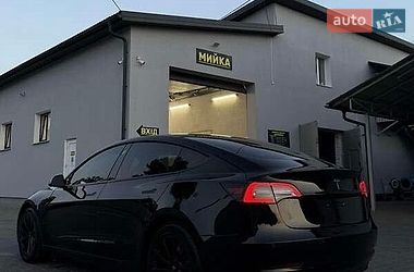 Седан Tesla Model 3 2021 в Львове