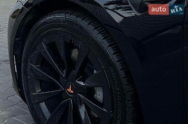 Седан Tesla Model 3 2021 в Львове