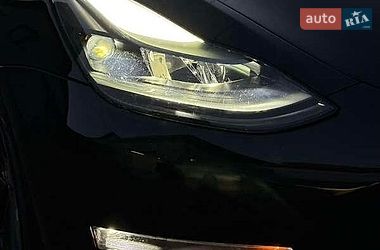 Седан Tesla Model 3 2021 в Львове