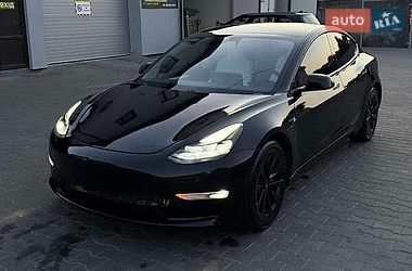 Седан Tesla Model 3 2021 в Львове