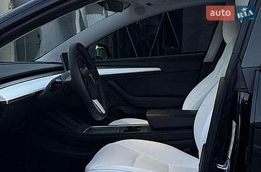 Седан Tesla Model 3 2021 в Львове