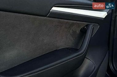 Седан Tesla Model 3 2021 в Львове
