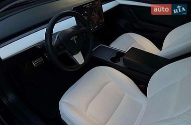 Седан Tesla Model 3 2021 в Львове