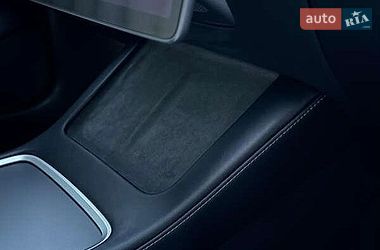 Седан Tesla Model 3 2021 в Львове
