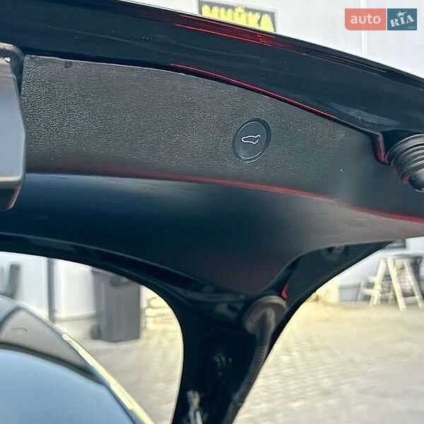 Седан Tesla Model 3 2021 в Львове