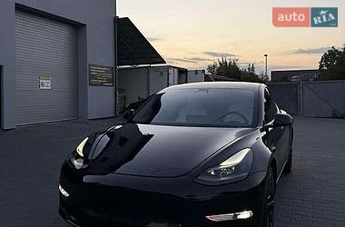 Седан Tesla Model 3 2021 в Львове