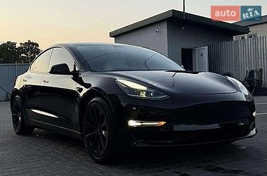 Седан Tesla Model 3 2021 в Львове
