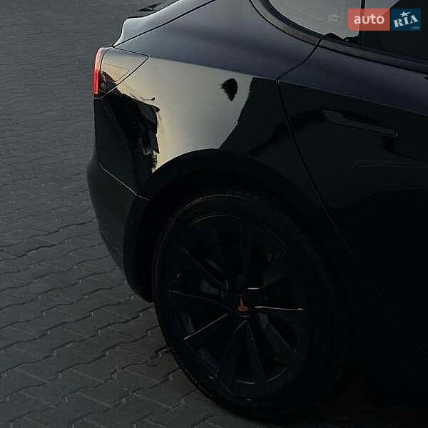 Седан Tesla Model 3 2021 в Львове
