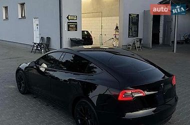 Седан Tesla Model 3 2021 в Львове