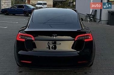 Седан Tesla Model 3 2021 в Львове