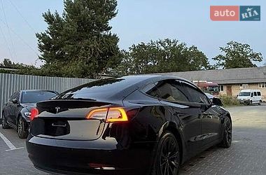 Седан Tesla Model 3 2021 в Львове