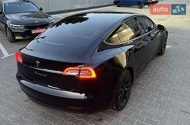 Седан Tesla Model 3 2021 в Львове