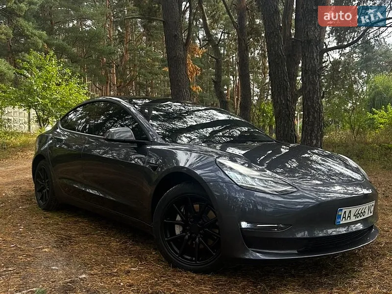 Tesla Model 3 2020