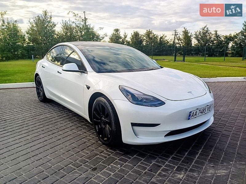 Седан Tesla Model 3 2022 в Одесі
