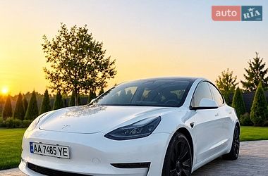 Седан Tesla Model 3 2022 в Одесі