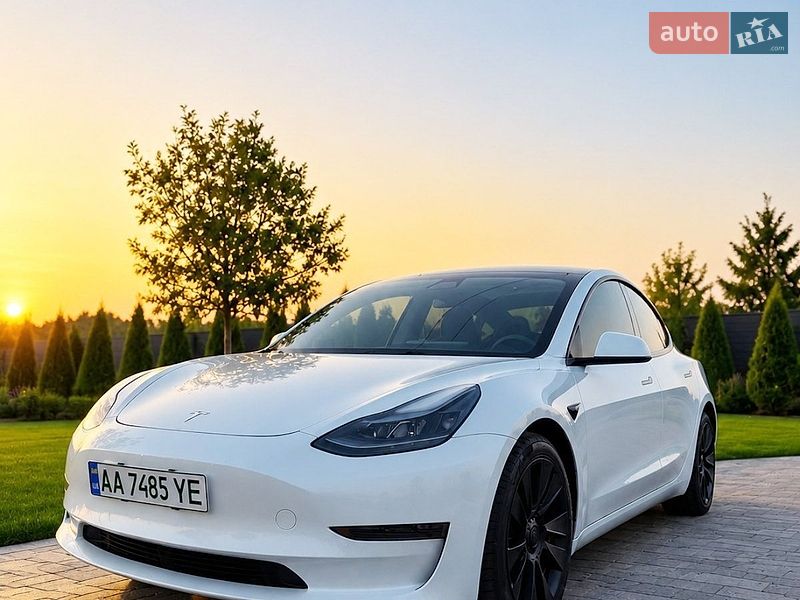 Седан Tesla Model 3 2022 в Одесі