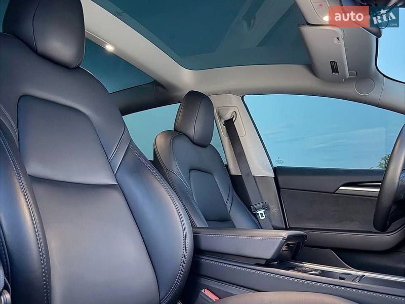 Седан Tesla Model 3 2022 в Одесі