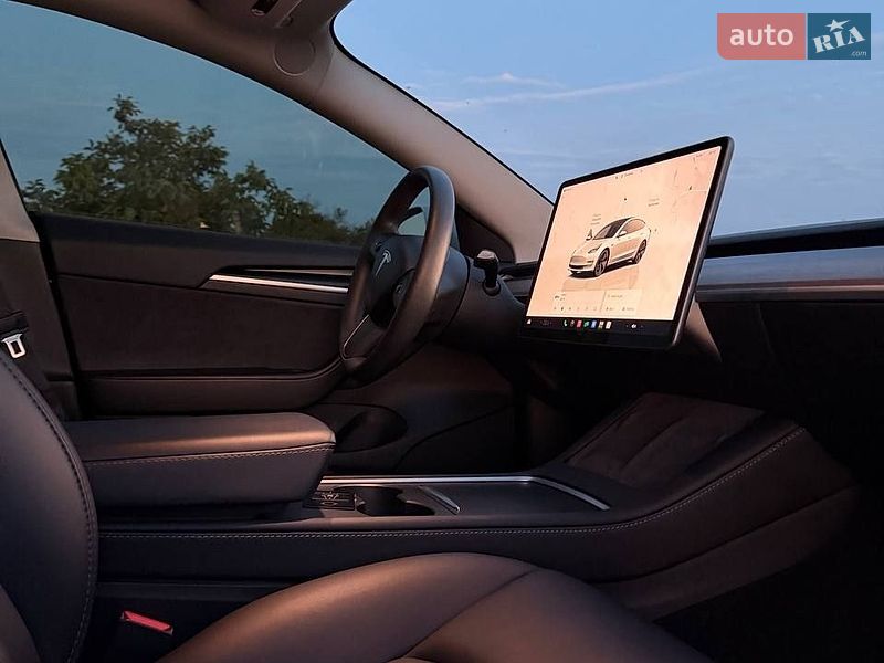 Седан Tesla Model 3 2022 в Одесі