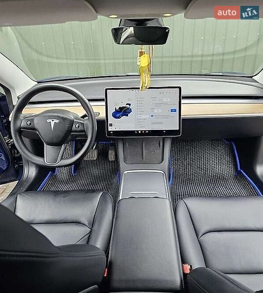 Tesla Model 3 2020