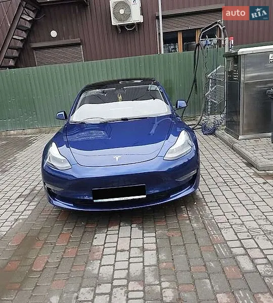 Tesla Model 3 2020