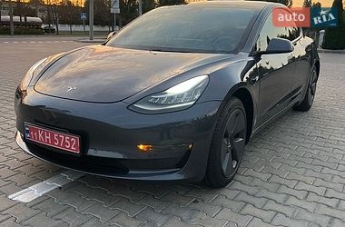 Седан Tesla Model 3 2020 в Кременчуге