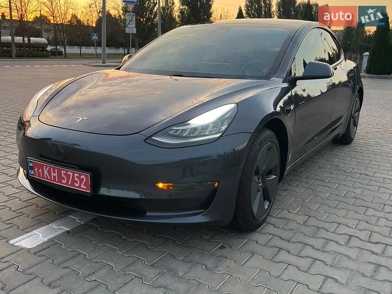 Tesla Model 3 2020