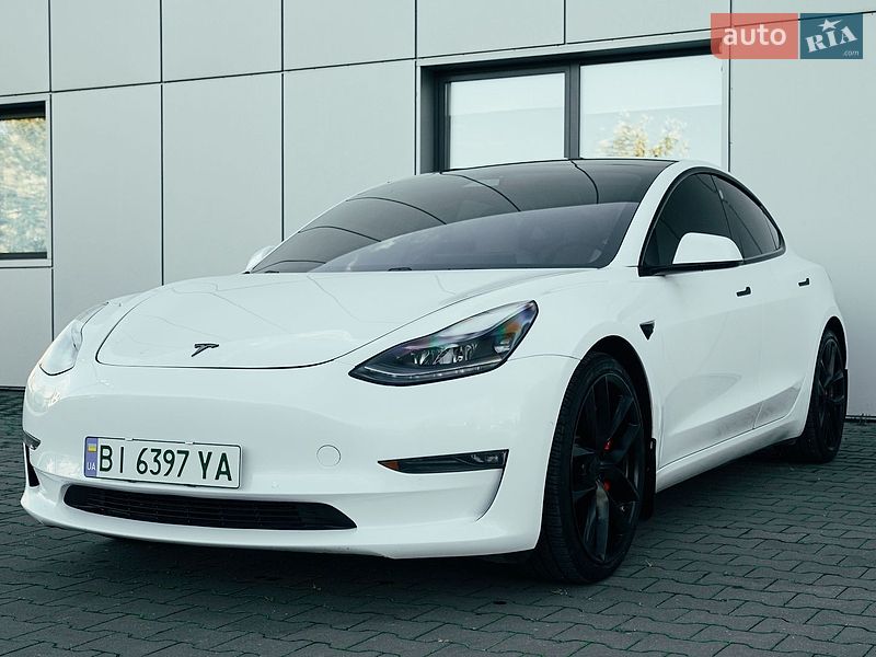 Седан Tesla Model 3 2021 в Харкові