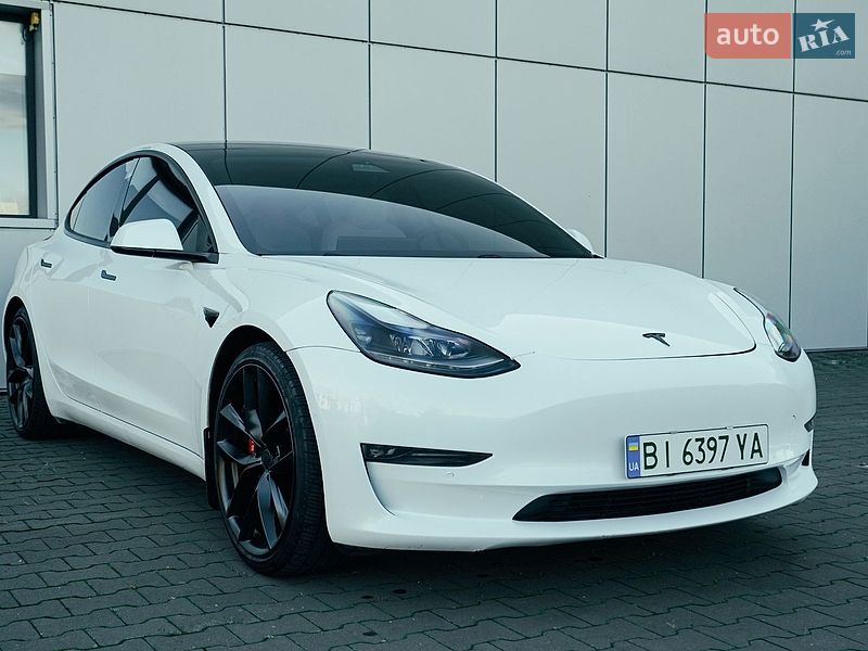 Седан Tesla Model 3 2021 в Харкові