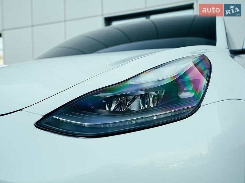 Седан Tesla Model 3 2021 в Харкові