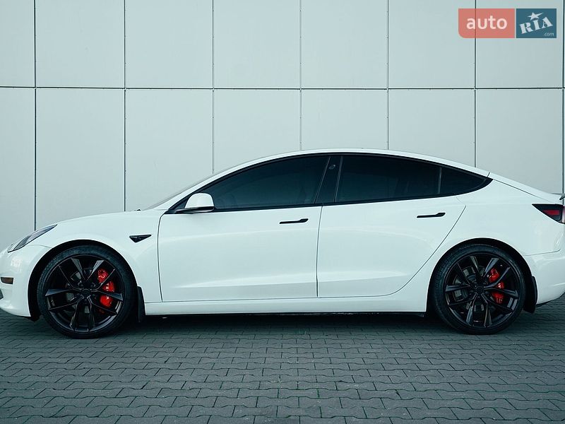 Седан Tesla Model 3 2021 в Харкові