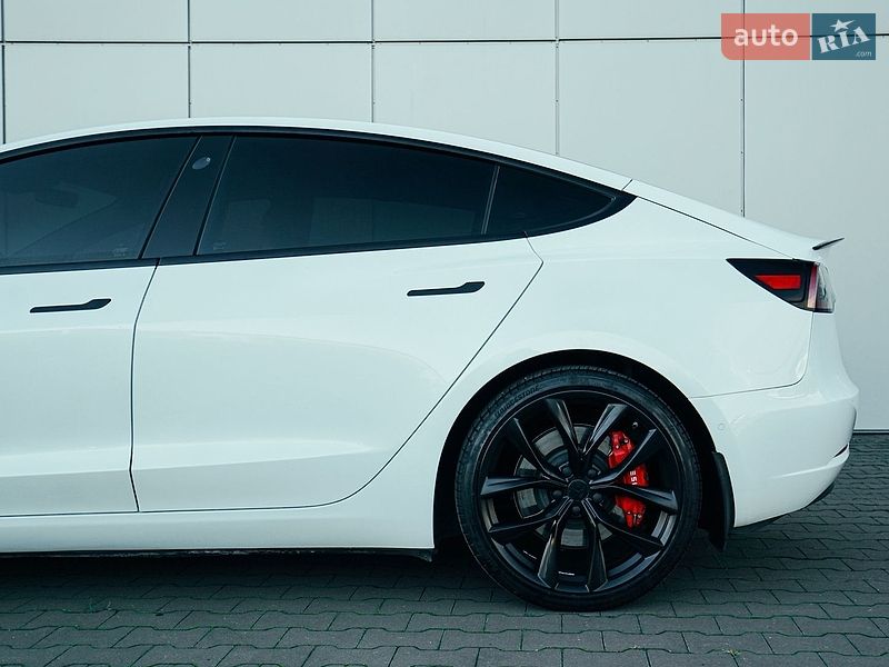 Седан Tesla Model 3 2021 в Харкові