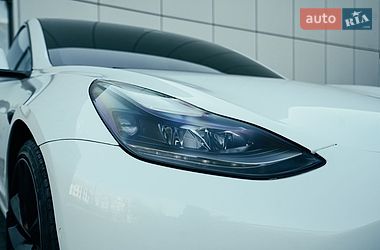 Седан Tesla Model 3 2021 в Харкові
