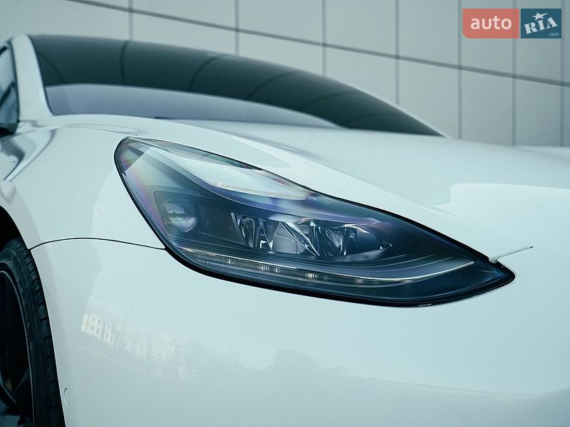 Седан Tesla Model 3 2021 в Харкові