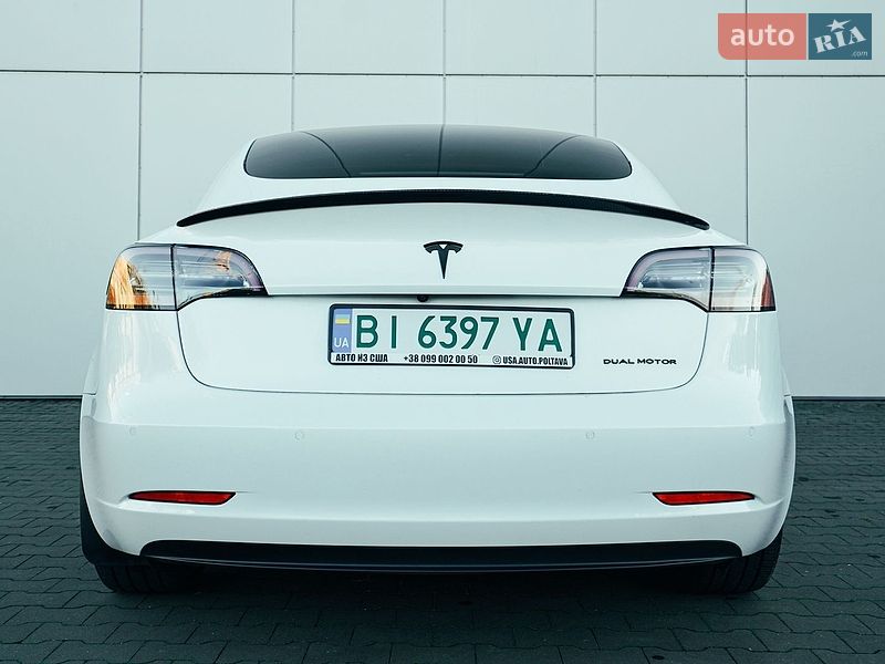 Седан Tesla Model 3 2021 в Харкові