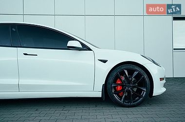 Седан Tesla Model 3 2021 в Харкові